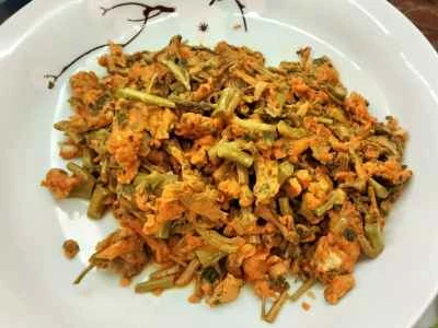 トゥーンリーフ入り卵炒めのレシピ