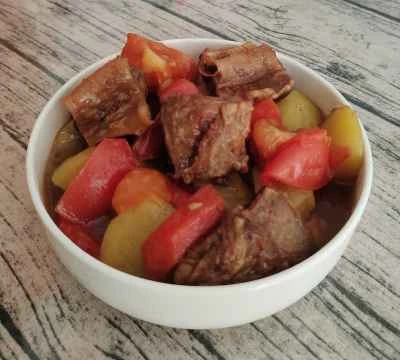 ジャガイモとトマトの煮込み牛肉の作り方：7