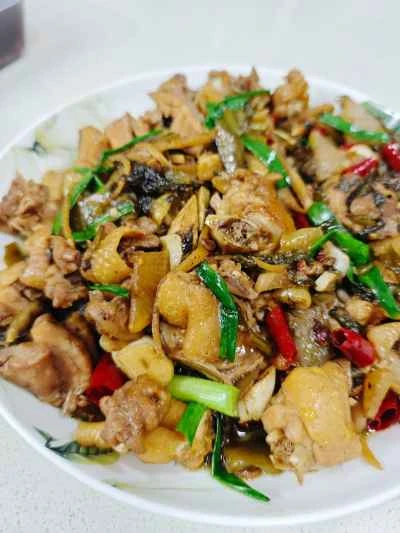 鶏肉とキャベツのピクルス炒めのレシピ