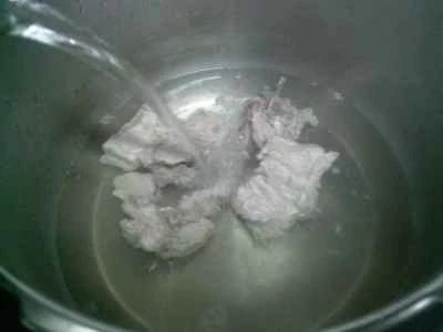 キャベツと豆腐のピクルスを使った豚スペアリブの煮込みの作り方：5