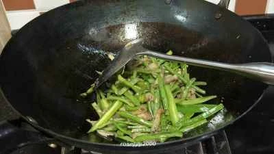 塩漬け豚肉、チリ、インゲン豆の作り方：9