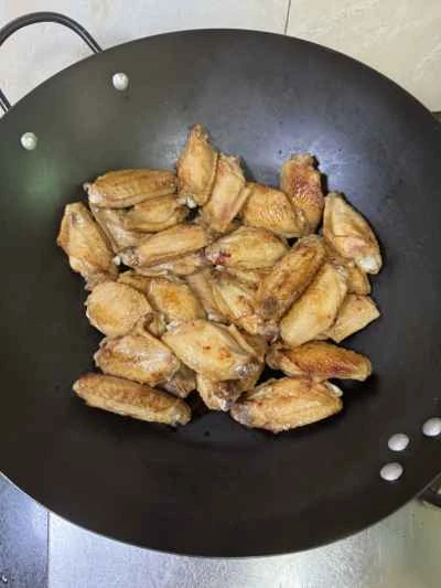 黄色い皮のチキンウィングを作る手順：7