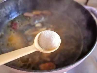 霊芝茸と黒鶏のスープのレシピ手順：7