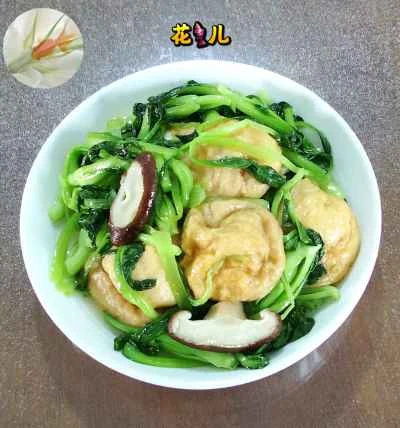 鶏の羽根とキノコ、揚げグルテンの炒め物のレシピ