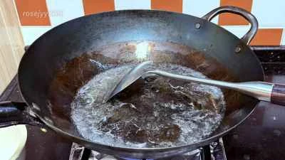 エリンギとキクラゲの煮込みの作り方：1