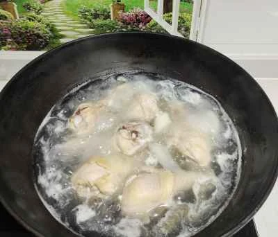 鶏もも肉の煮込みレシピ手順：2