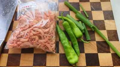 スパイシーなオキアミ炒めの作り方：1