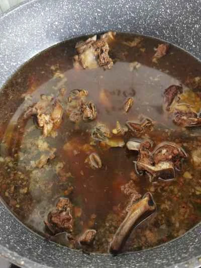 ラムの背骨の鍋の作り方：7