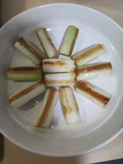 黒胡椒と海塩の炒めネギの作り方：5