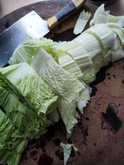 中華ソーセージとキャベツの炒め物の作り方：2