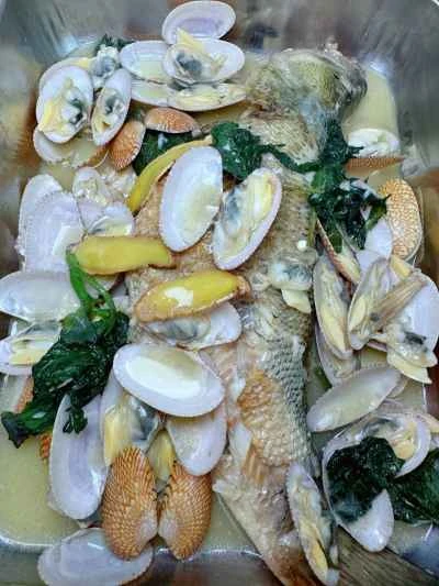 アサリとスズキの煮込みのレシピ