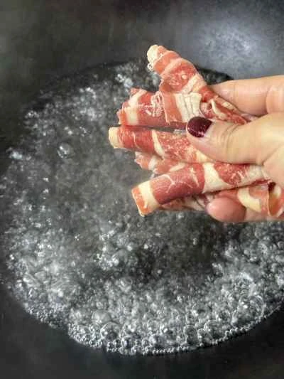 玉ねぎ入り牛肉巻き炒めの作り方：3