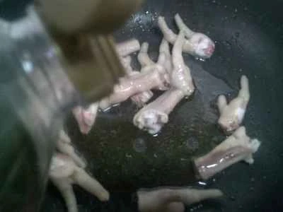 カタツムリと鶏足の炒め物の作り方：6