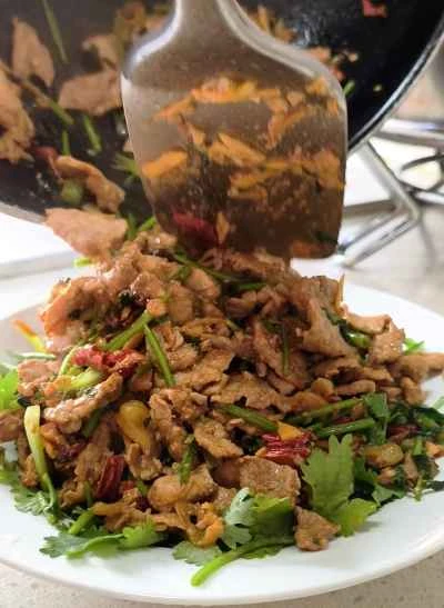 牛肉と黄ピーマンの炒め物（家庭風）レシピ手順：11