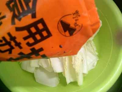 豆腐の細切り、キャベツの芯、サツマイモの麺の煮込みの作り方：3