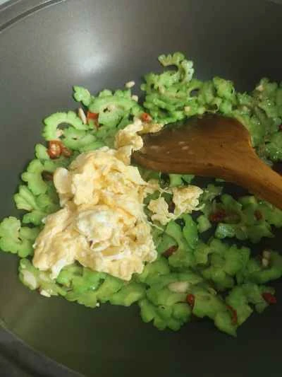 ゴーヤと卵の炒め物の作り方：9