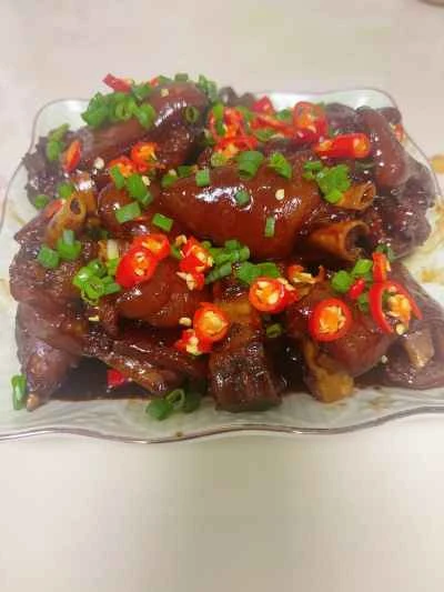 蜂蜜でコーティングしたヤマモモ豚足の作り方：13