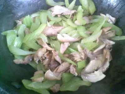 セロリ入り豚もも肉炒めの作り方：16