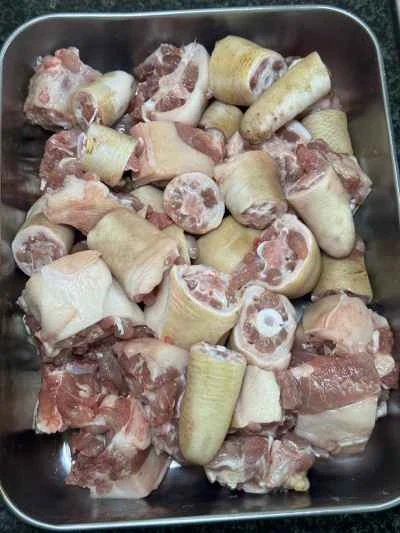 豚のしっぽ煮込みの作り方：1