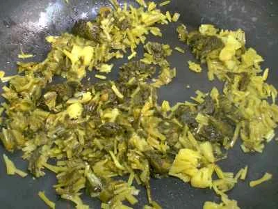 シーフード、きのこ、漬物、インゲンの炒め物の作り方：7