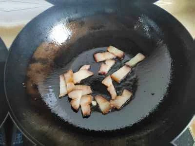 冬筍とハーブの豚バラ肉炒めの作り方：4