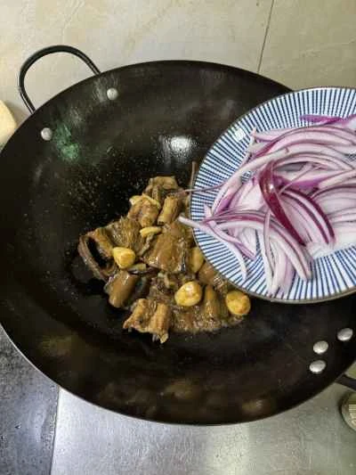 ニンニク入りうなぎ炒めの作り方：10