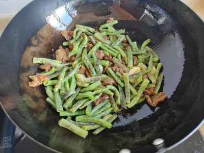 ササゲと牛肉の炒め物の作り方：8