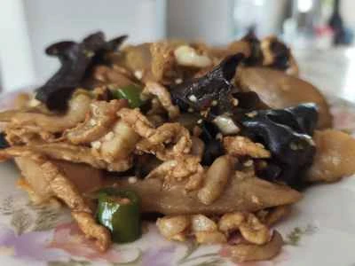 ナス、キクラゲ、豚肉の細切り炒めのレシピ