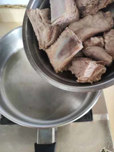 タロイモ入り蒸し豚スペアリブの作り方：3