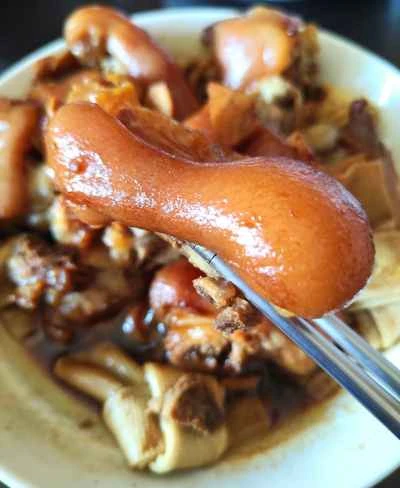 豆腐皮で蒸した豚足の作り方：9