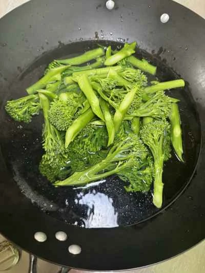 牛肉と甘いブロッコリーの炒め物の作り方：7