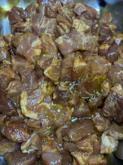 ニンニク風味の豚肉の角切りを作る手順：5