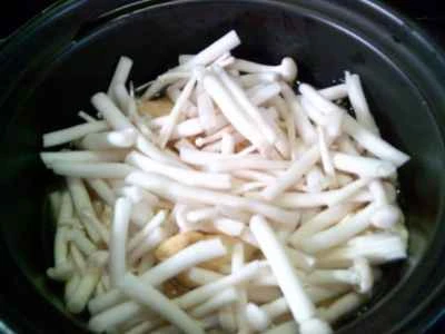 シーフードマッシュルーム、赤ソーセージ、豆腐のシチューの作り方：10