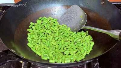 ササゲと卵の炒め物の作り方：2