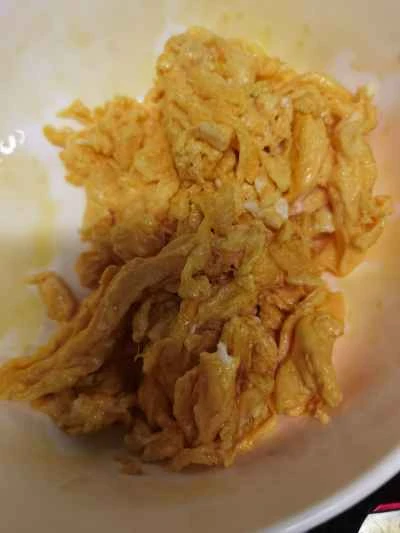 卵とトマトのサラダの作り方：3