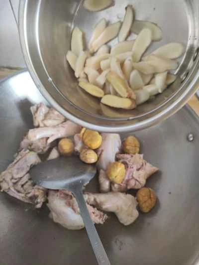 生姜と栗のチキンの作り方：6