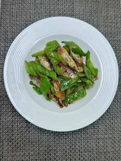 干物とピーマンの炒め物の作り方：11