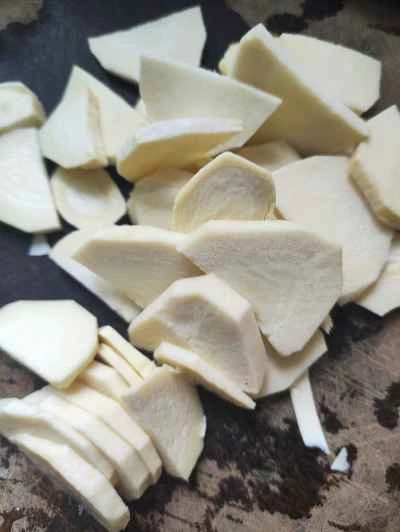 冬筍と豚肉の炒め物の作り方：1