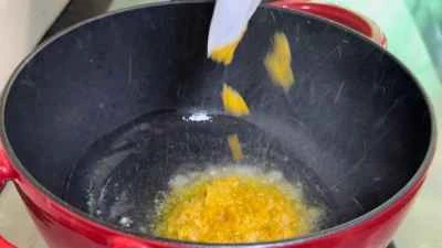 牛肉とエビのペーストを使った酸っぱいスープの作り方：7