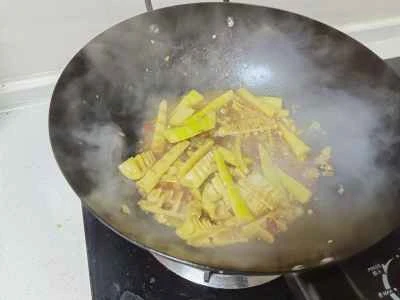 たけのことピーマンの漬物炒めの作り方：6