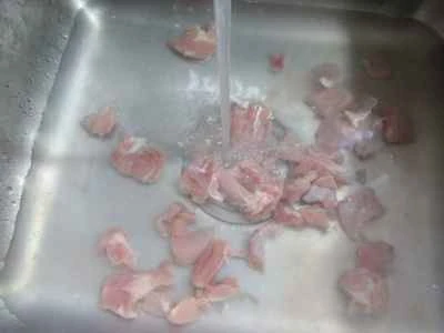 鶏もも肉とインゲンの炒め物の作り方：2