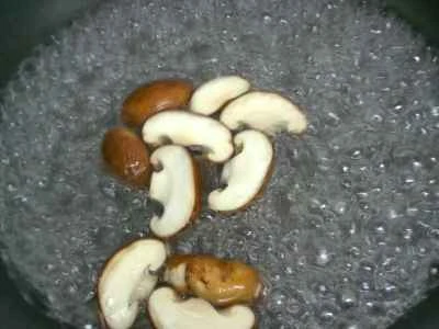 椎茸、卵、きゅうりの炒め物の作り方：7