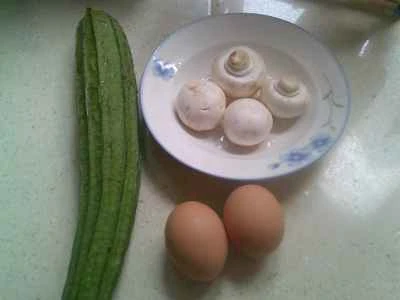 きのこと卵の煮込みヘチマの作り方：1