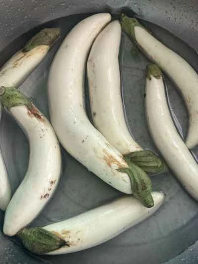 ひき肉と豆のペーストのナスの作り方：2