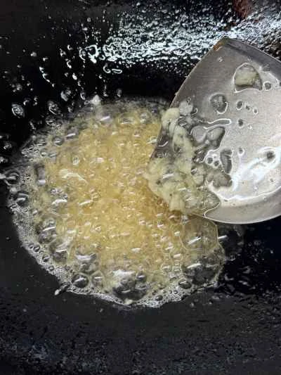 鶏足の煮込みとカラシナの塩漬けの作り方：4