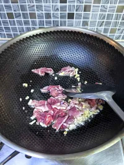 豚肉の白キクラゲ炒めの作り方：3