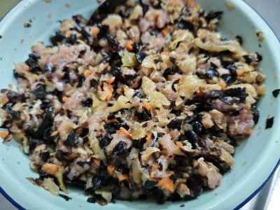 卵、塩漬け野菜、キクラゲ、椎茸を使った蒸しミートローフの作り方：12