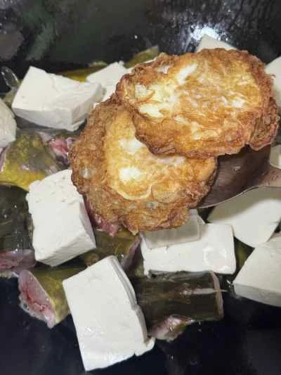 卵と豆腐入り黄ナマズの煮込みの作り方：9