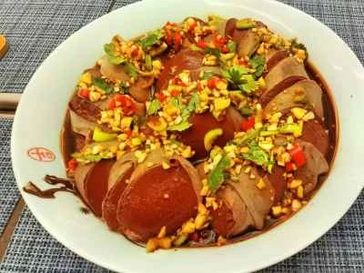 みじん切りニンニク入り蒸し血ソーセージの作り方：6