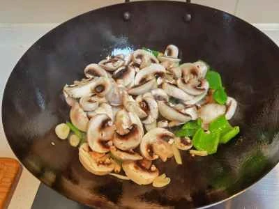 きのことピーマンの炒め物の作り方：3